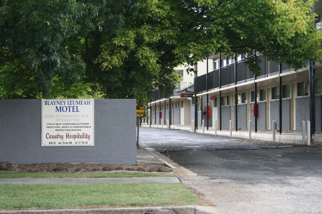 Blayney Leumeah Motel エクステリア 写真
