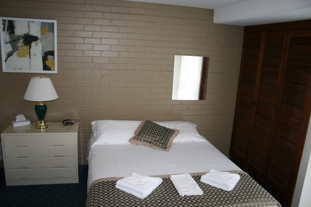 Blayney Leumeah Motel エクステリア 写真