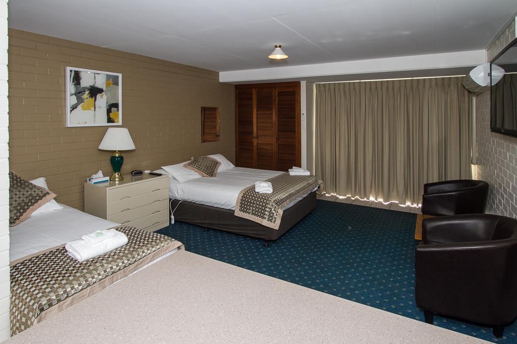 Blayney Leumeah Motel エクステリア 写真